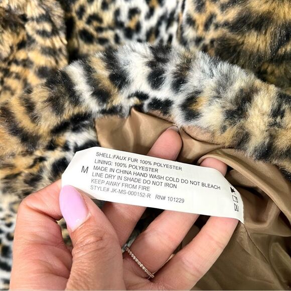 1 Sunset Lane Coat Women’s Medium Leopard Print 2 Snap Front Faux Fur - Picture 6 of 9